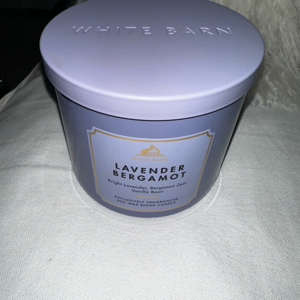 White Barn Lavender Bergamot Candle - Soft Lavender Jar - Picture 8 of 11